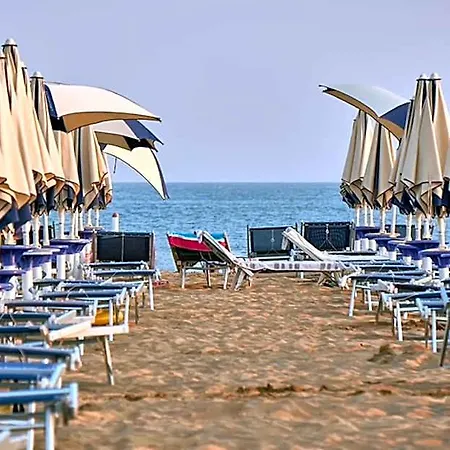 Stunning With Private Garden Perfect For Your Relaxing Hotel *